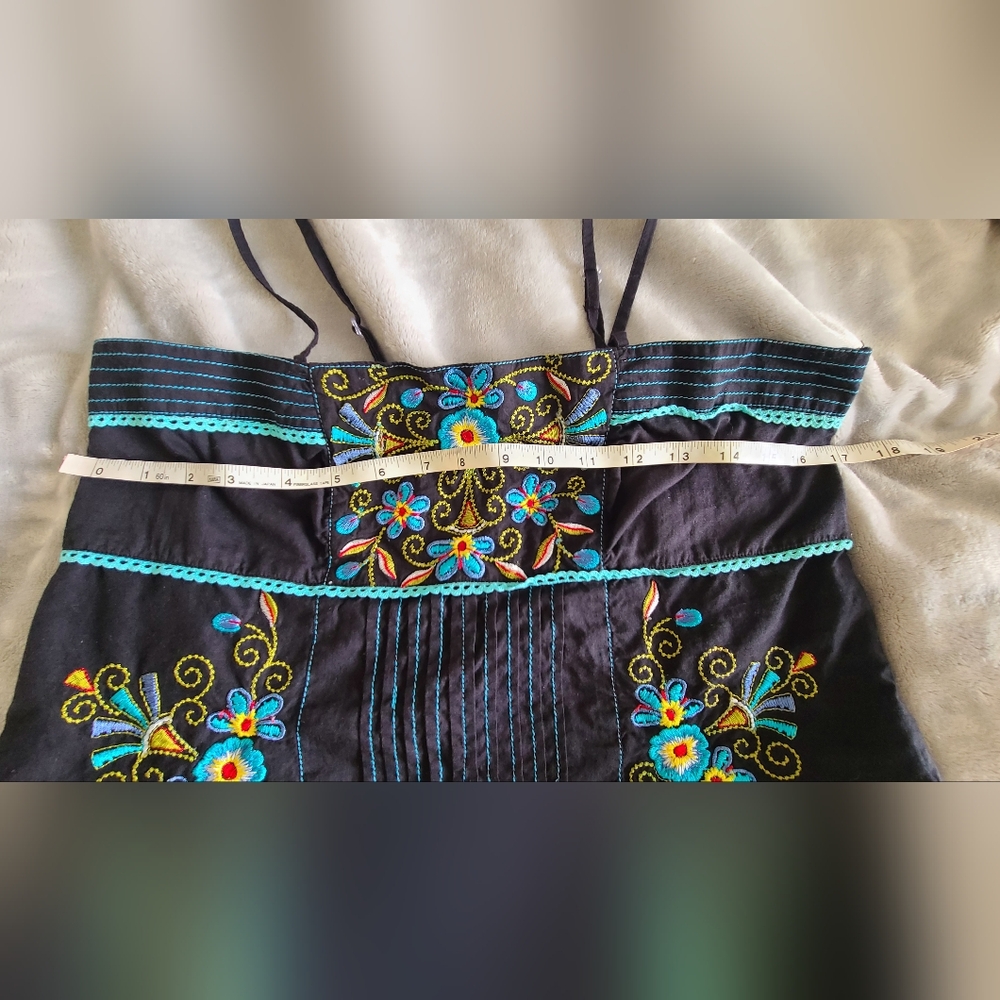 Beautiful Embroidered Cotton Tunic - Picture 5 of 7